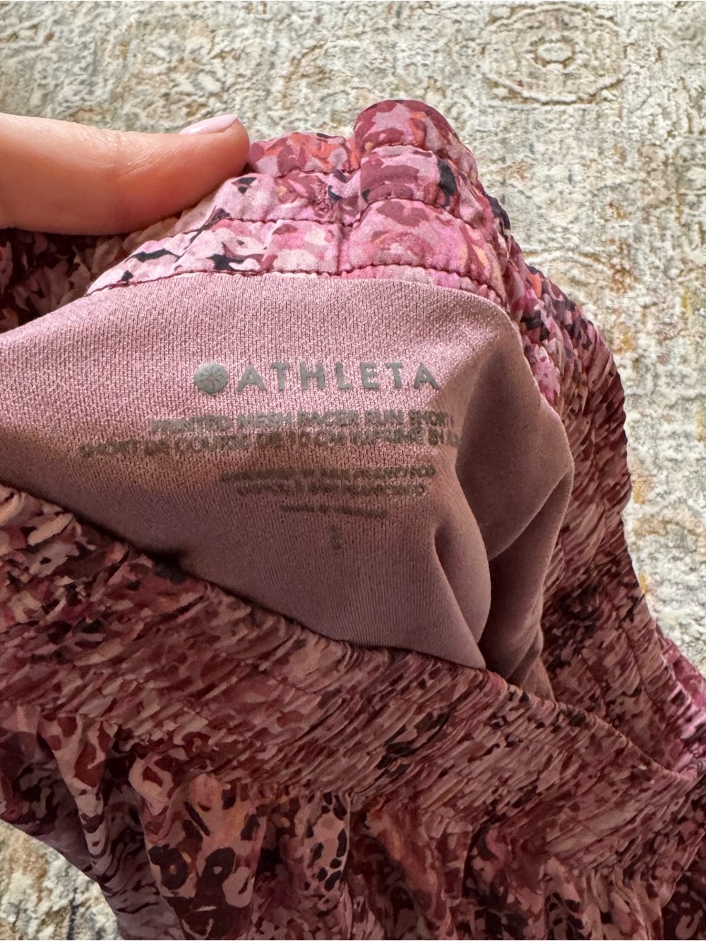 Athleta Mesh Racer Run Mid Rise 4 Short - Picture 5 of 5